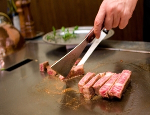 神奈川　ステーキ調理のプロに！料理長候補求