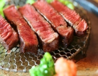 大手焼き肉チェーン店のホール業務（店長候補）地元福島で活躍できます。